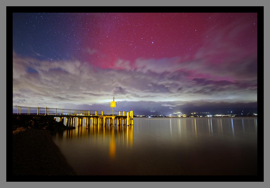 Lac Léman : aurores polaires sur le lac - Port de Séchex par le photographe Christophe Bourreau