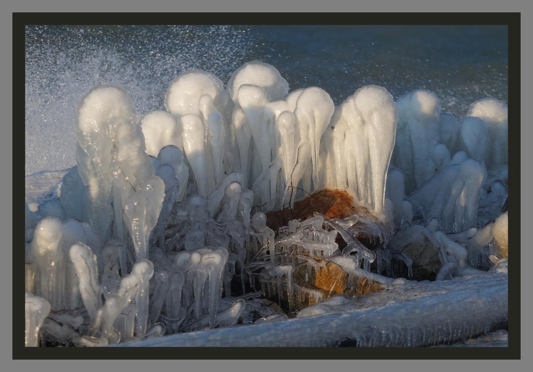Lac Léman gelé : les plus belles photos de glace du Lac Léman par Christophe Bourreau