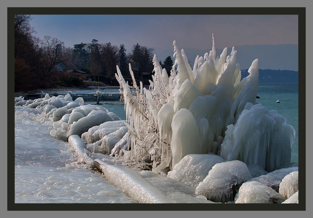 Sculpture de glace à Anthy - Lac Léman gelé les plus belles photos de glace du Lac Léman par Christophe Bourreau