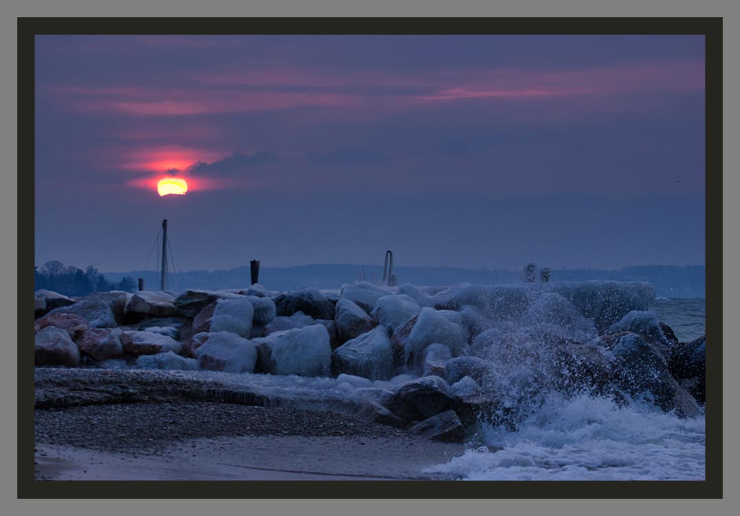 Port de corzent gelé : les plus belles photos de glace du Lac Léman par Christophe Bourreau