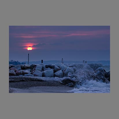Port de Corzent sous la glace - lac Léman gelé - Photo Christophe Bourreau