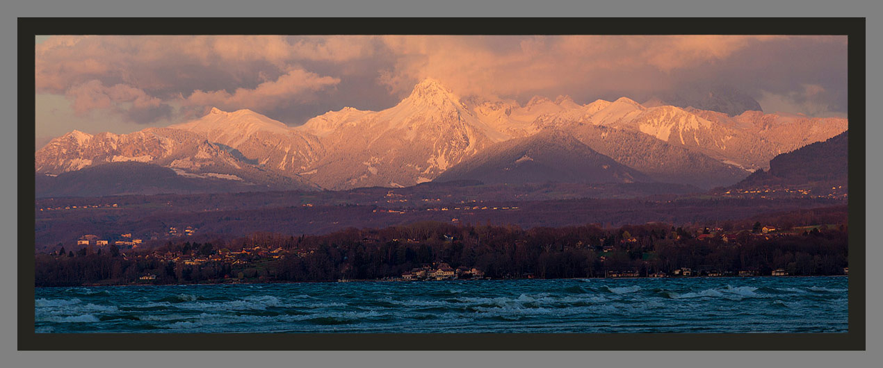 Les plus belles photos de la Dent d'Oche par le photographe Christophe Bourreau