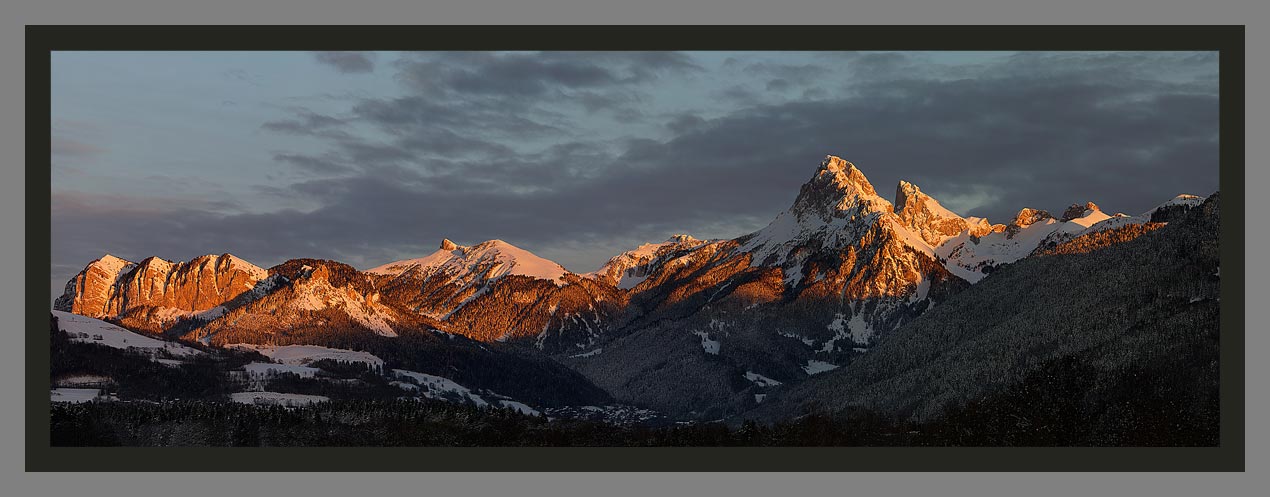 Les plus belles photos de la Dent d'Oche par le photographe Christophe Bourreau