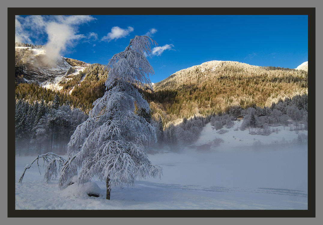 Lac de Montriond en hiver, les plus belles photos du photographes Christophe Bourreau