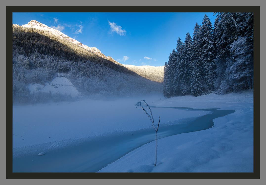 Lac de Montriond en hiver, les plus belles photos du photographes Christophe Bourreau