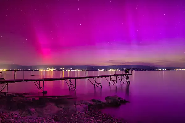 Aurores boréales sur le lac Léman, les plus belles photos du photographe Christophe Bourreau